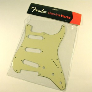 Пикгард для стратокастера Fender, 3-х слойный мятный (mint). ― Guitar-Supply.ru